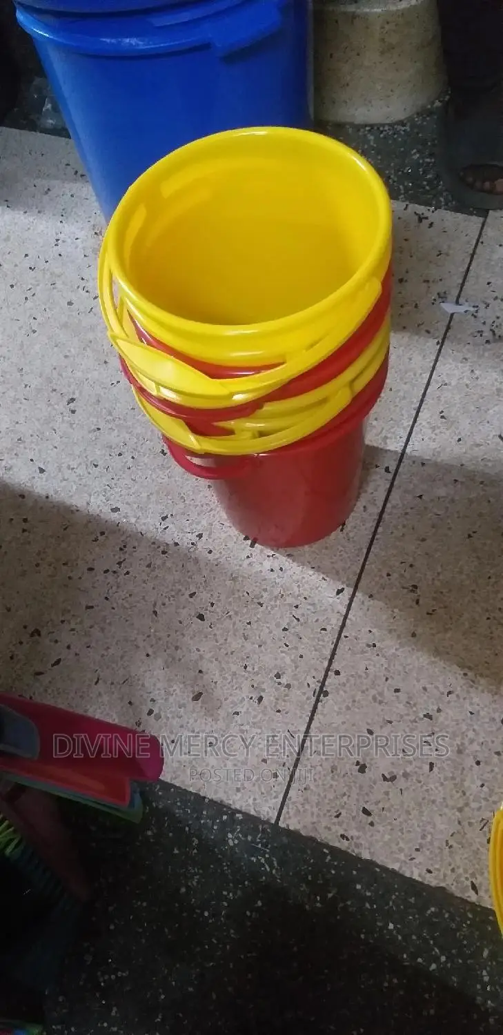 School Bucket 10litres With Lid
