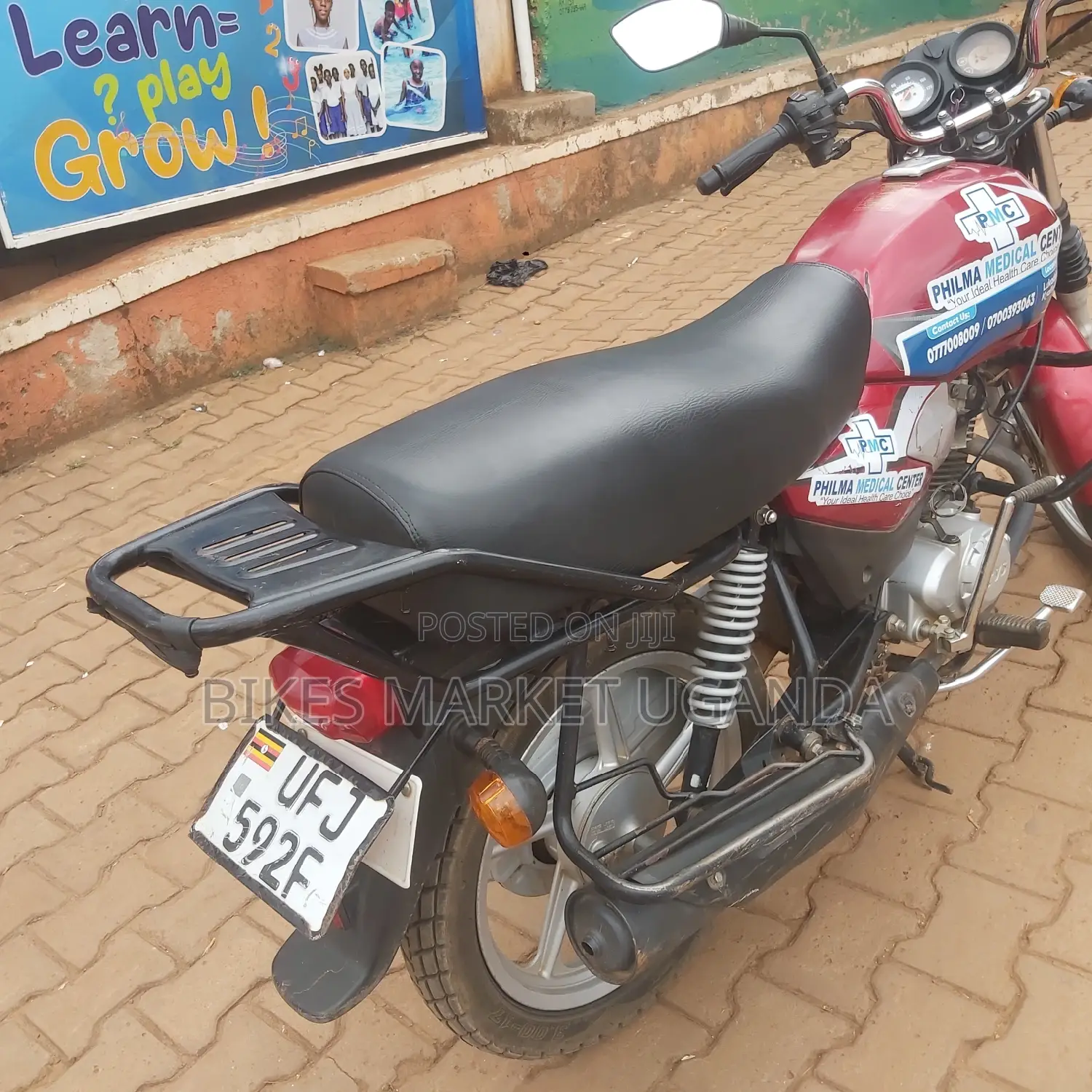 TVS HLX 125 2022 Red