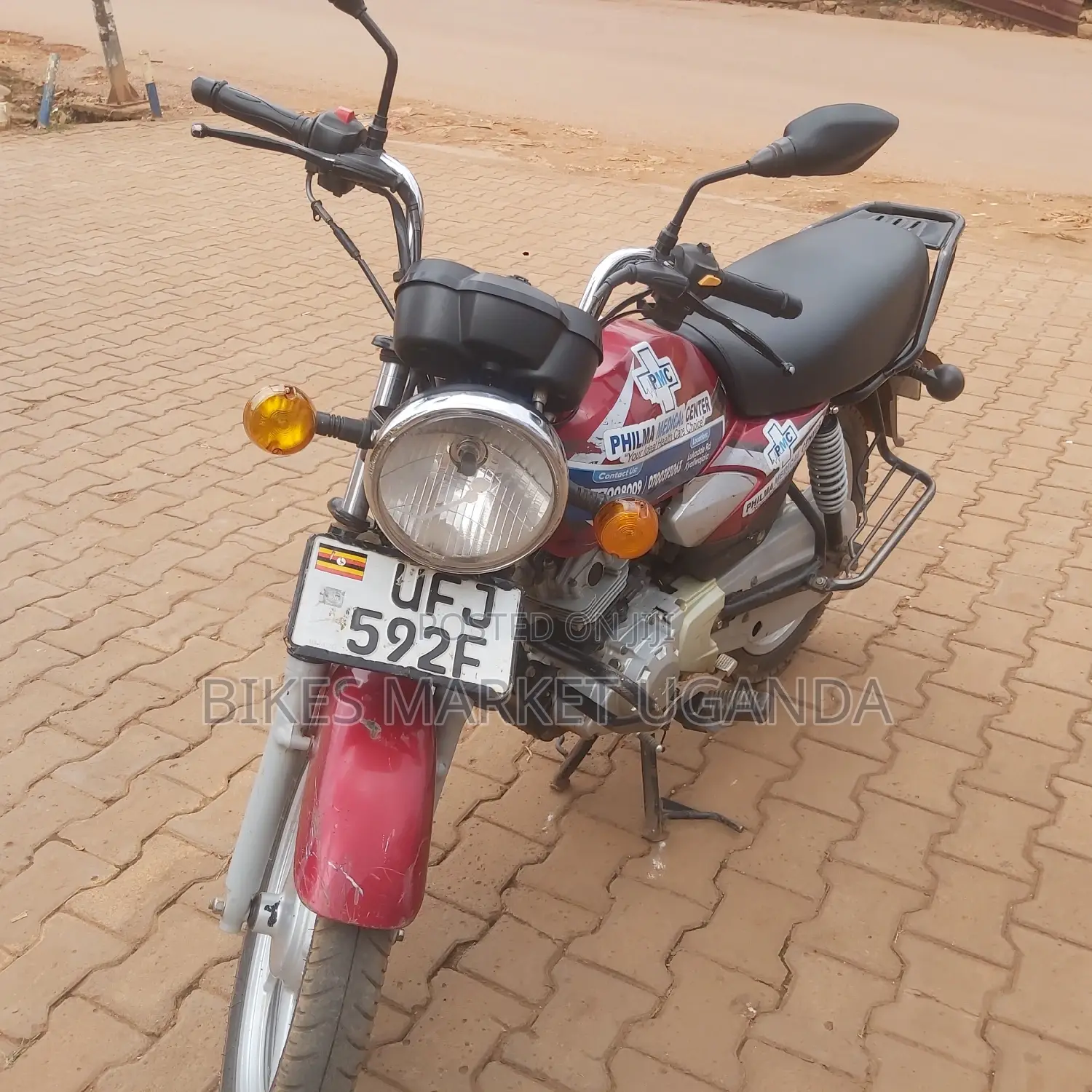 TVS HLX 125 2022 Red