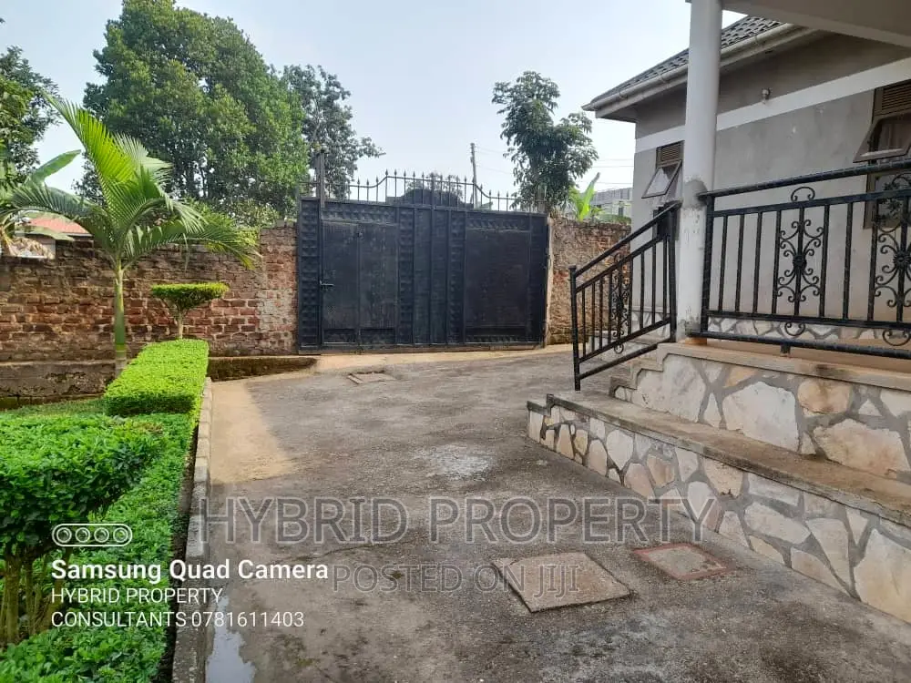 4bdrm House in Namusera~Wakiso for sale