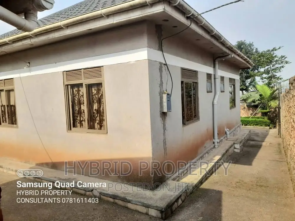 4bdrm House in Namusera~Wakiso for sale