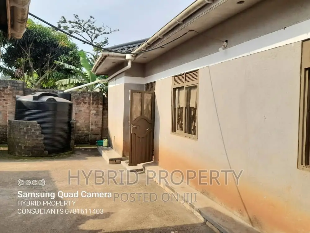 4bdrm House in Namusera~Wakiso for sale