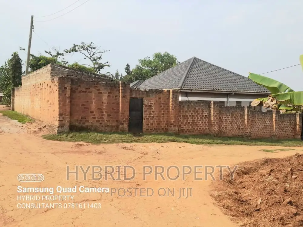 4bdrm House in Namusera~Wakiso for sale
