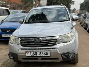 Photo - Subaru Forester 2010 Silver