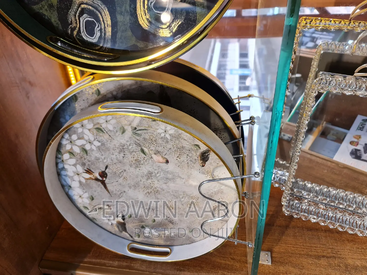 Elegant Tray Set 2pcs With a Marble Design