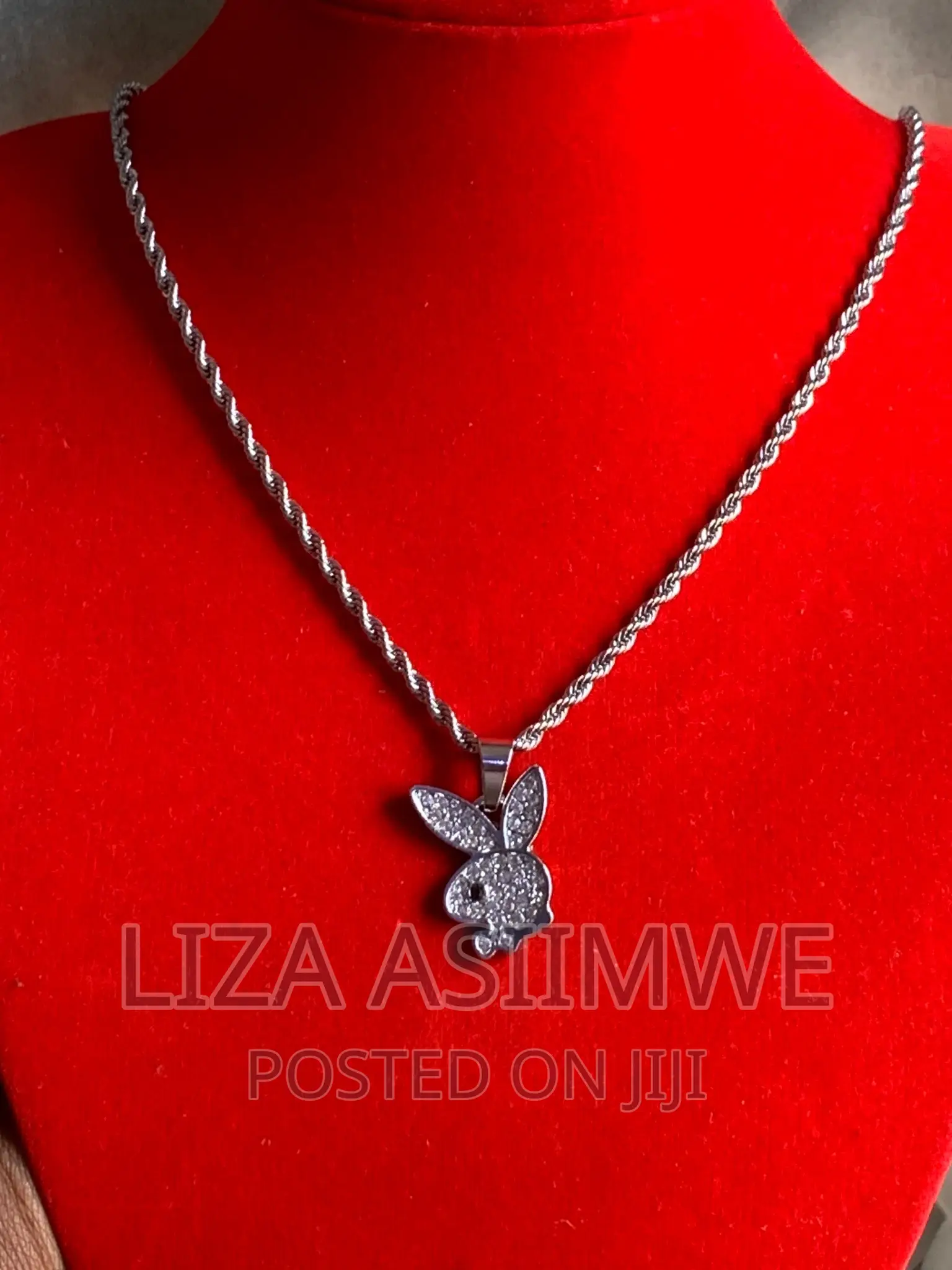 Men’S Simple Necklaces With a Rabbit Head Pendant