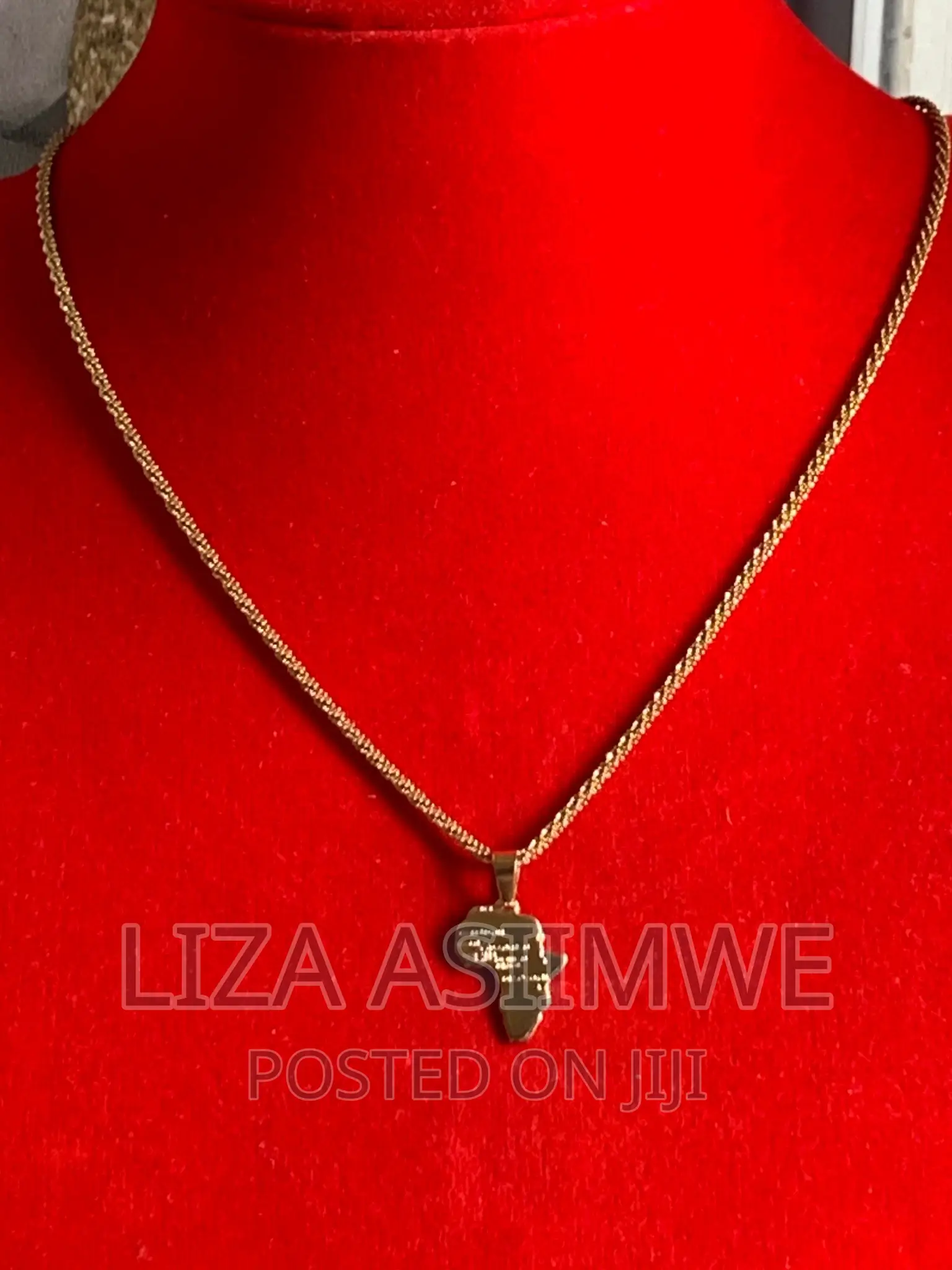 Men’S Simple Necklaces With an African Pendant