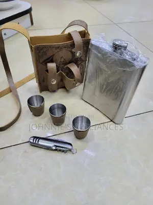 Stainless Steel Whiskey Bottle With Its Toti Glasses