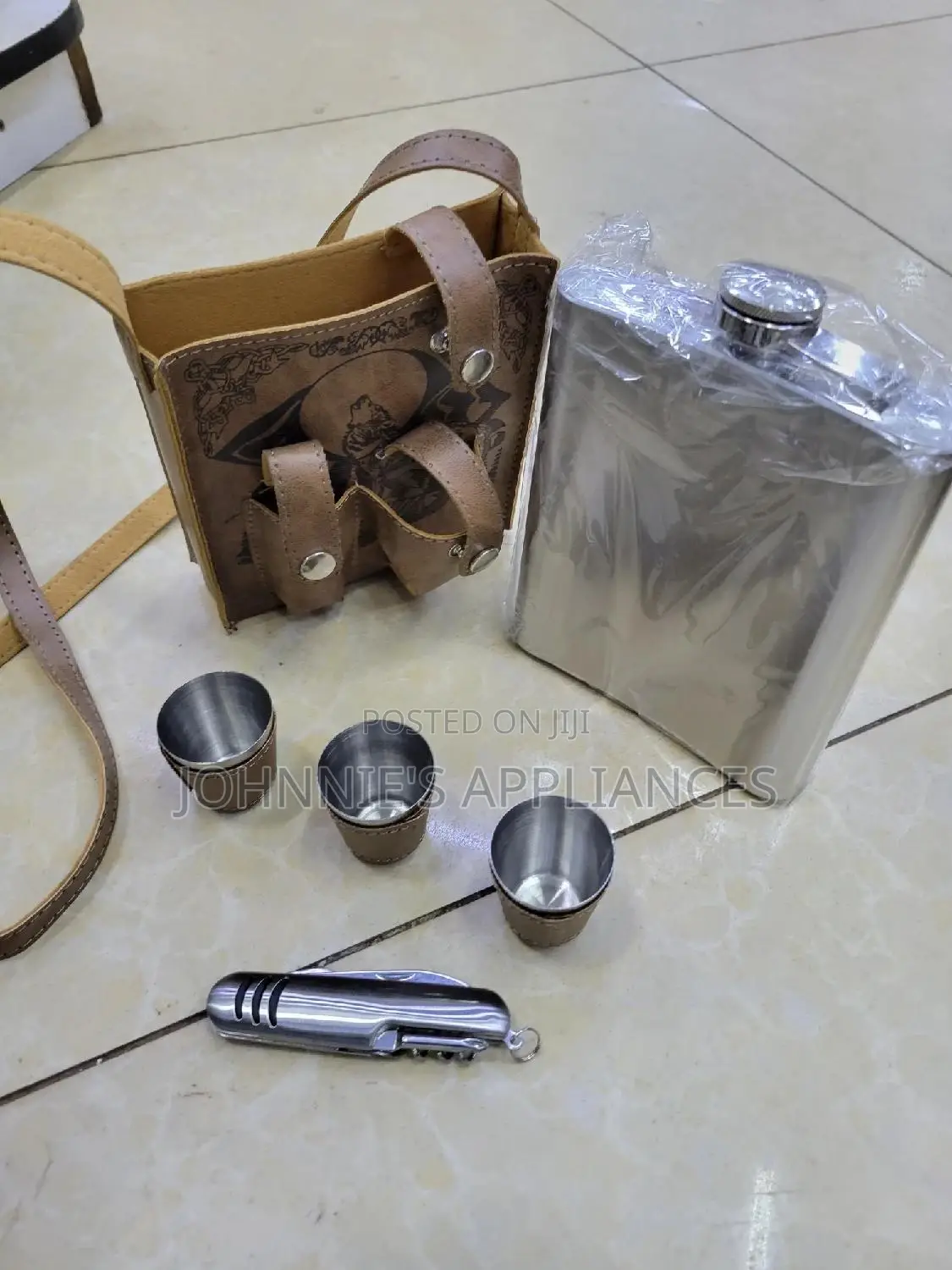 Stainless Steel Whiskey Bottle With Its Toti Glasses