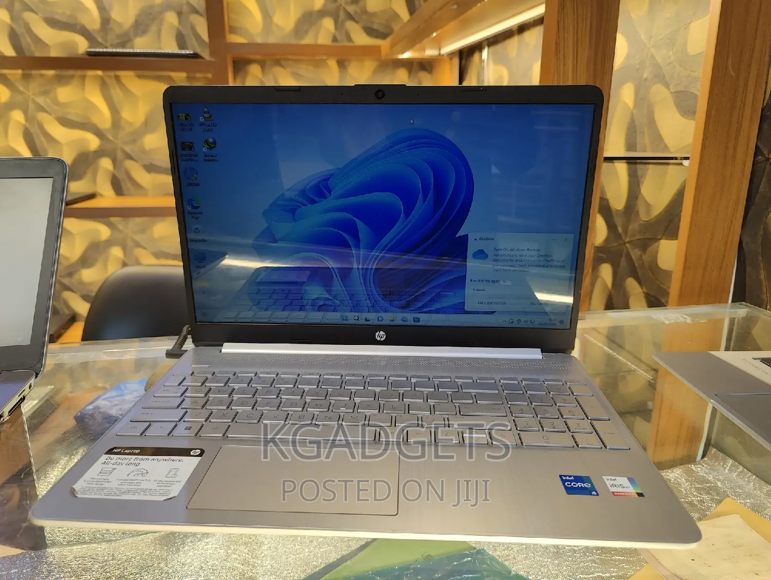 Laptop HP 15-Dy2075tg 8GB Intel Core I5 HDD+SSD 256GB
