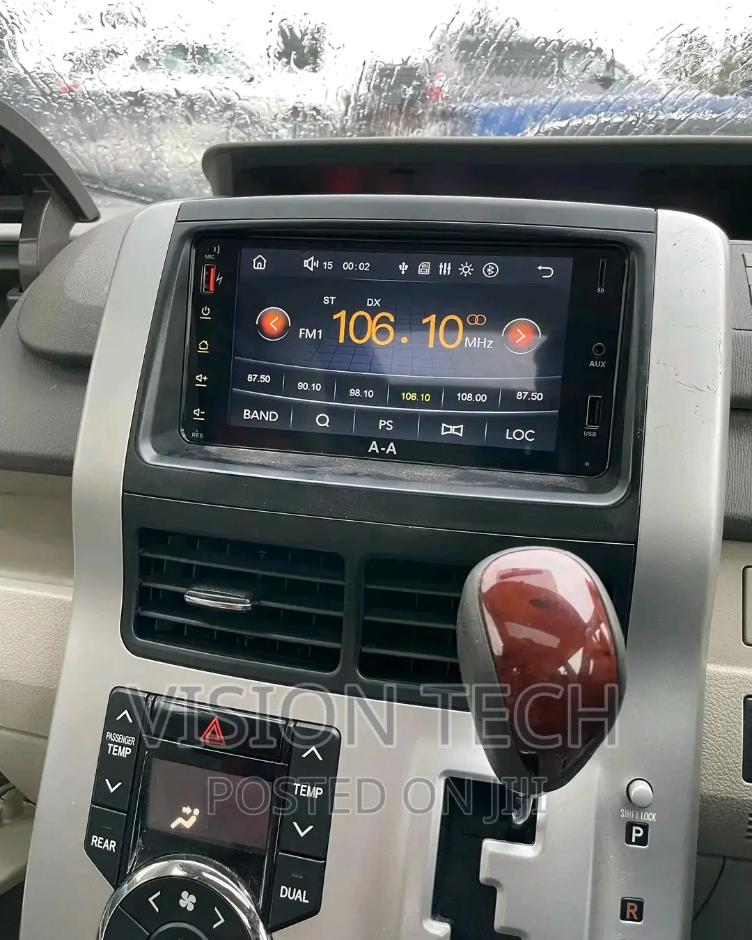 A-a Universal Radio