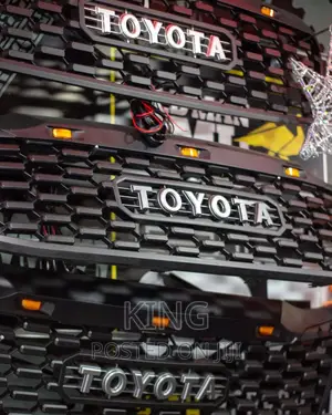 Photo - Grille With Toyota Silver Emblem