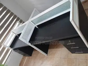 Top Glass Local Workstation 4 Seater