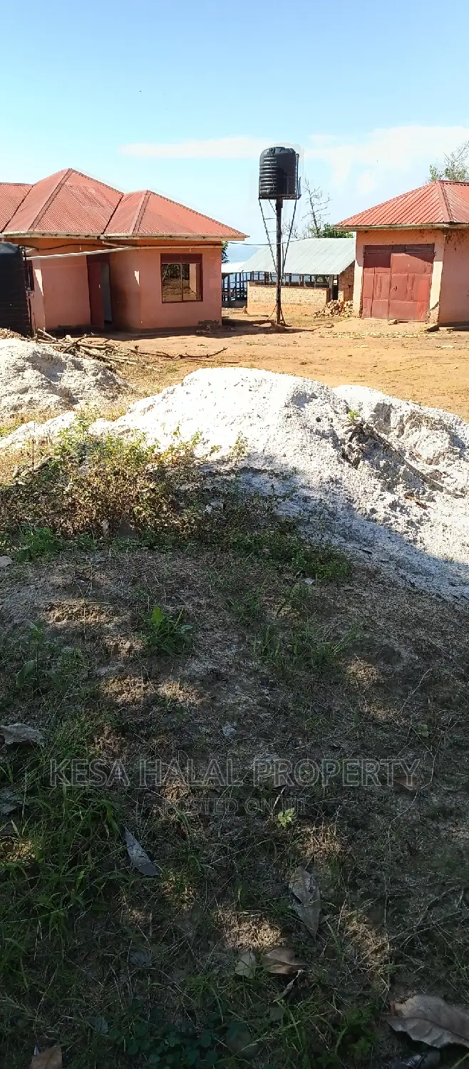 Good 100 Acre at Buyikwe Just 35m Good View Touching Lake