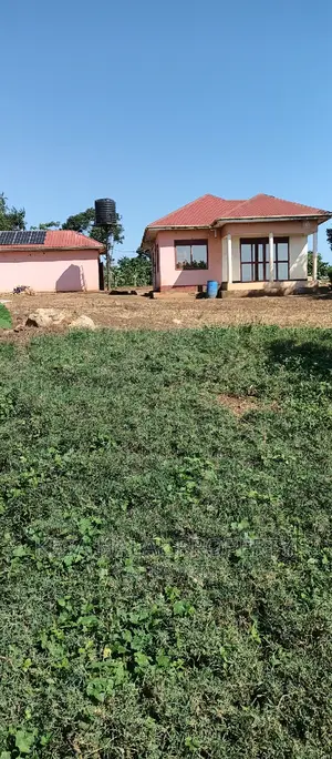 Good 100 Acre at Buyikwe Just 35m Good View Touching Lake