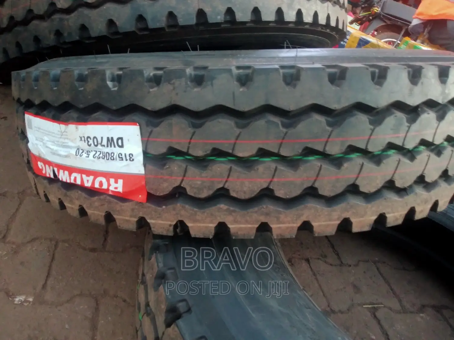 315/80r22.5 Road Wing Tyres.