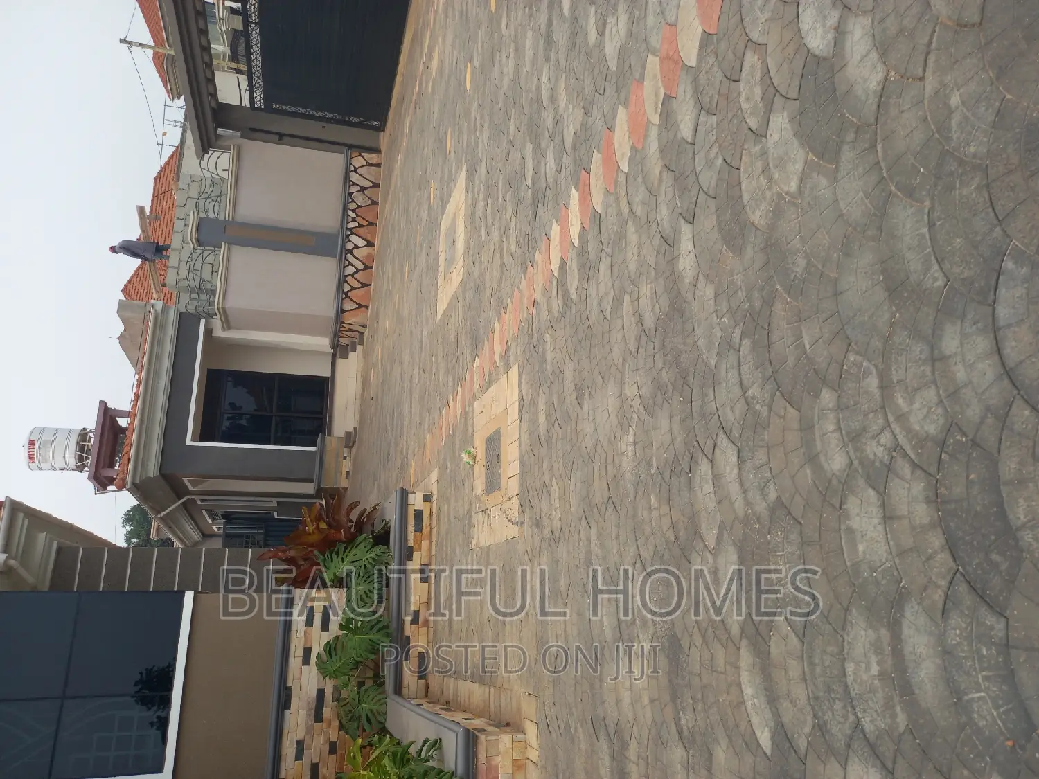 Furnished 5bdrm House in Kira for sale