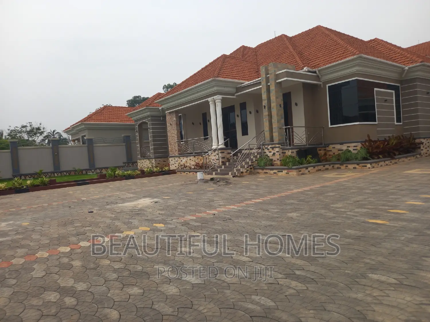Furnished 5bdrm House in Kira for sale