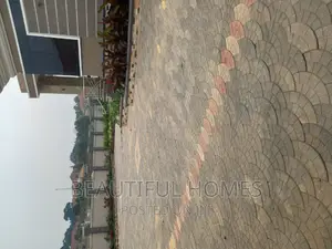 Furnished 5bdrm House in Kira for sale