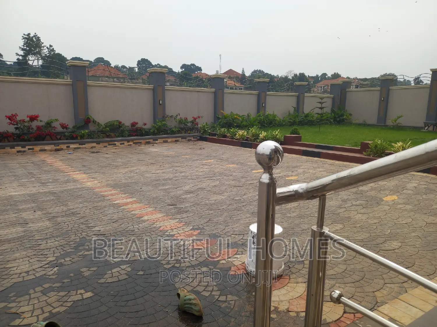 Furnished 5bdrm House in Kira for sale
