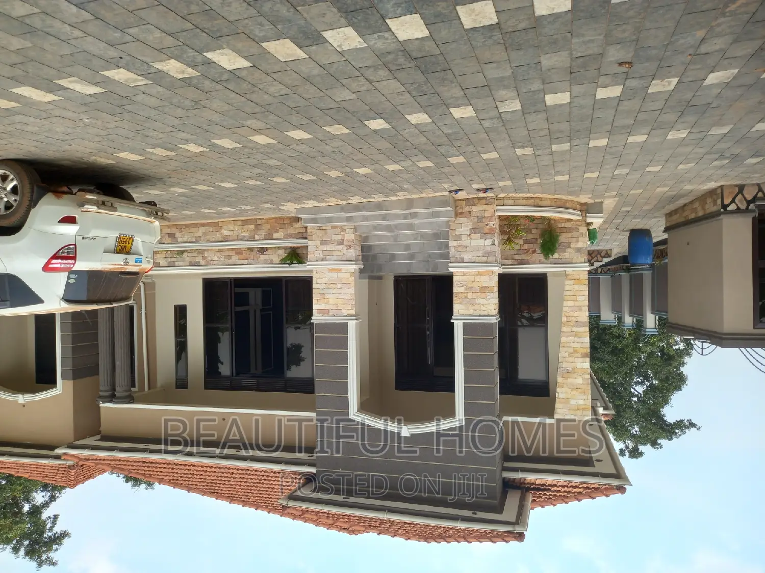 Furnished 5bdrm House in Kira for sale