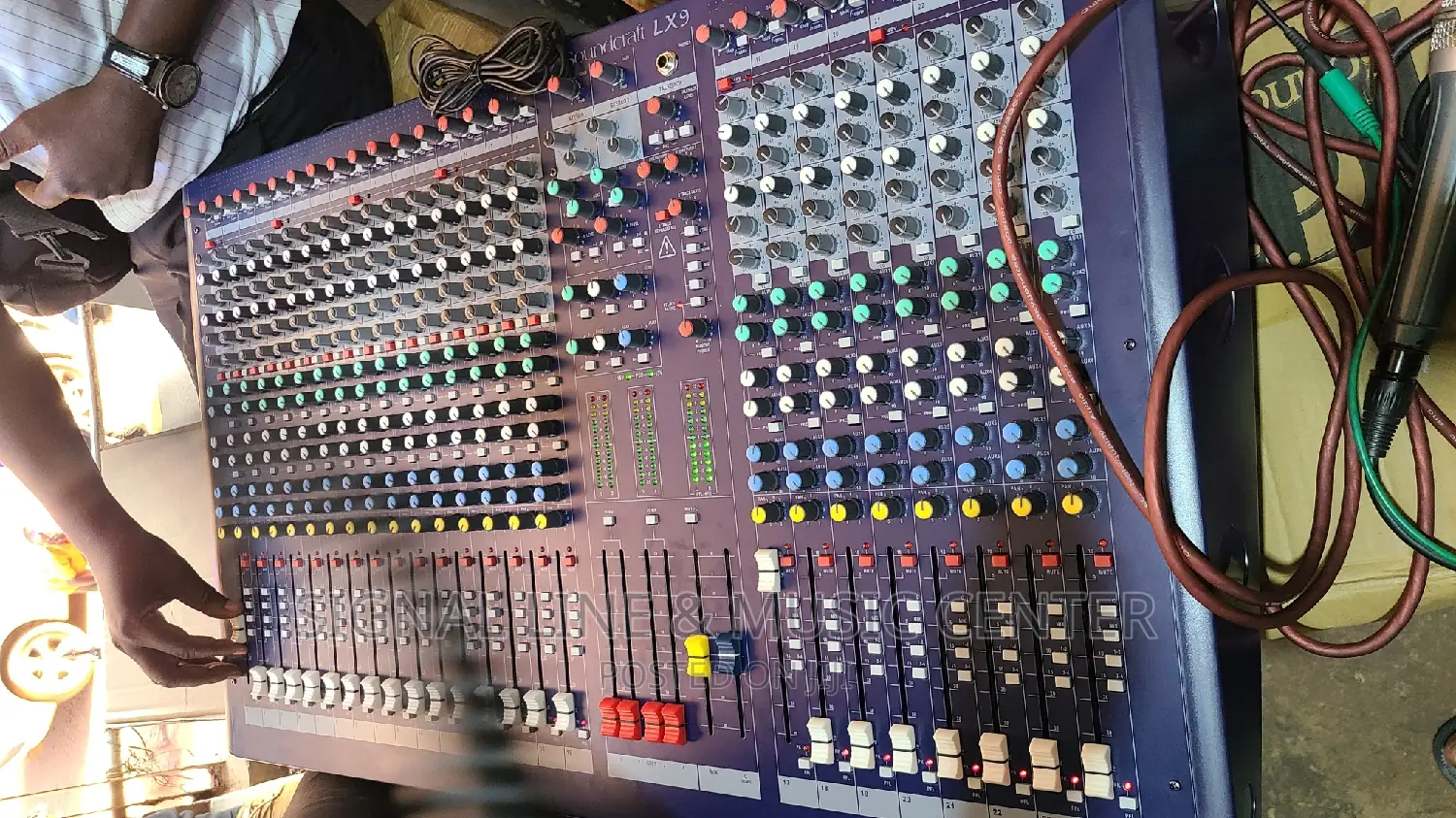 Lx9 Soundcraft 24 Channels Mixer