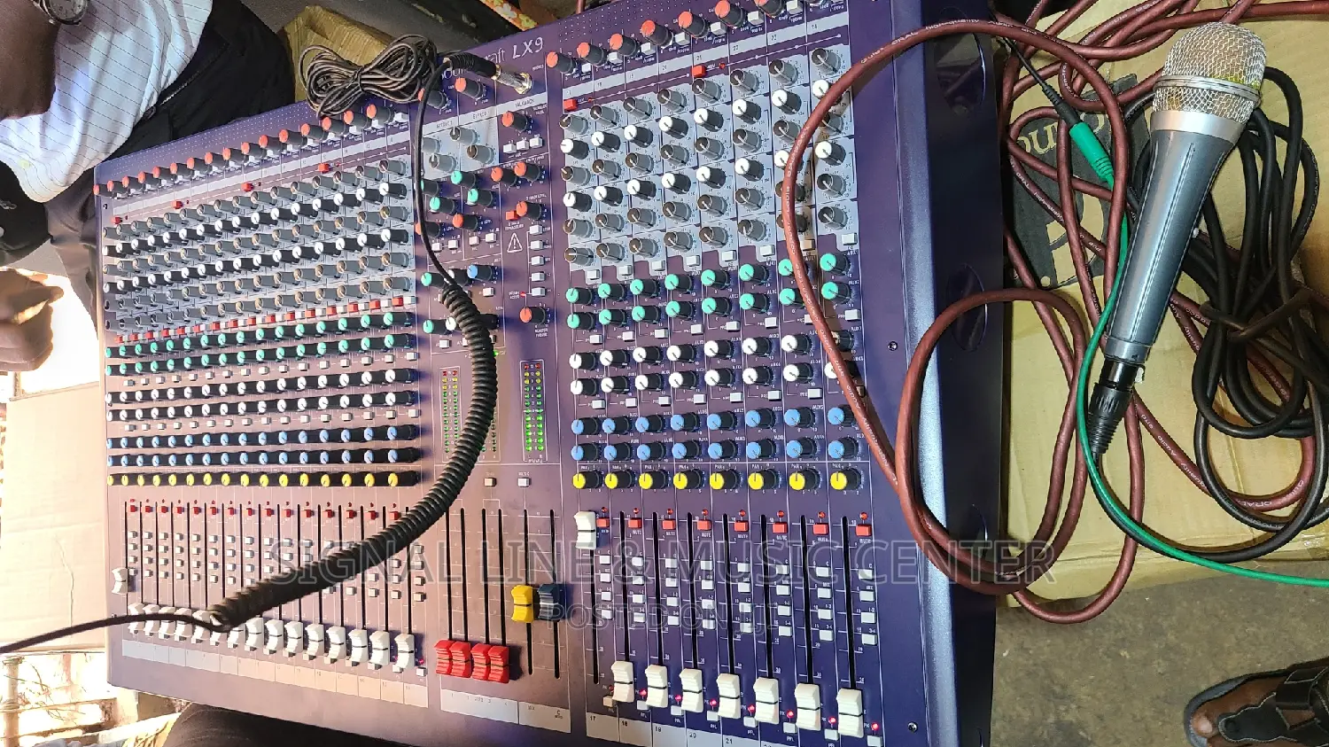 Lx9 Soundcraft 24 Channels Mixer