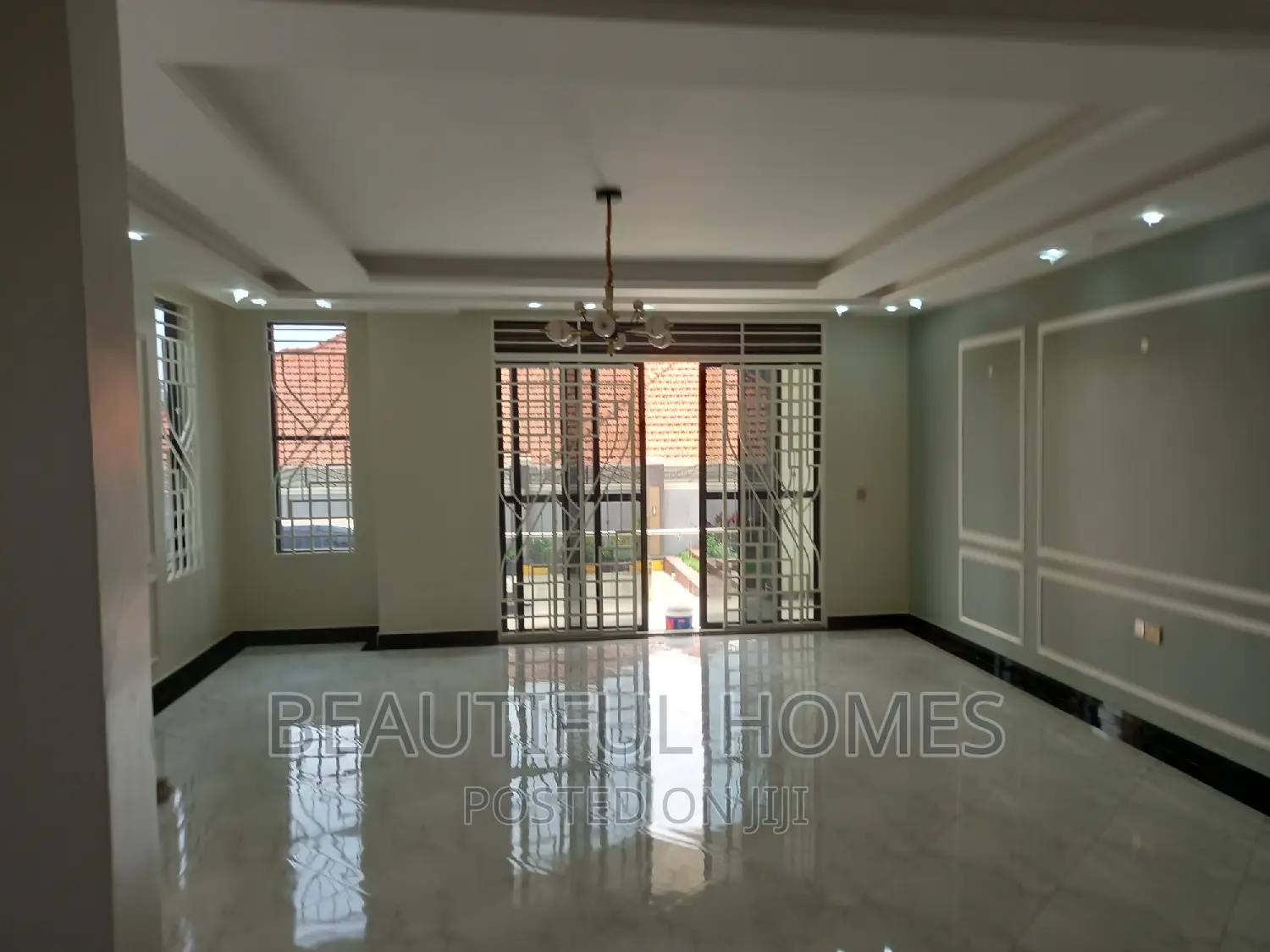 Furnished 6bdrm Mansion in Kira for sale