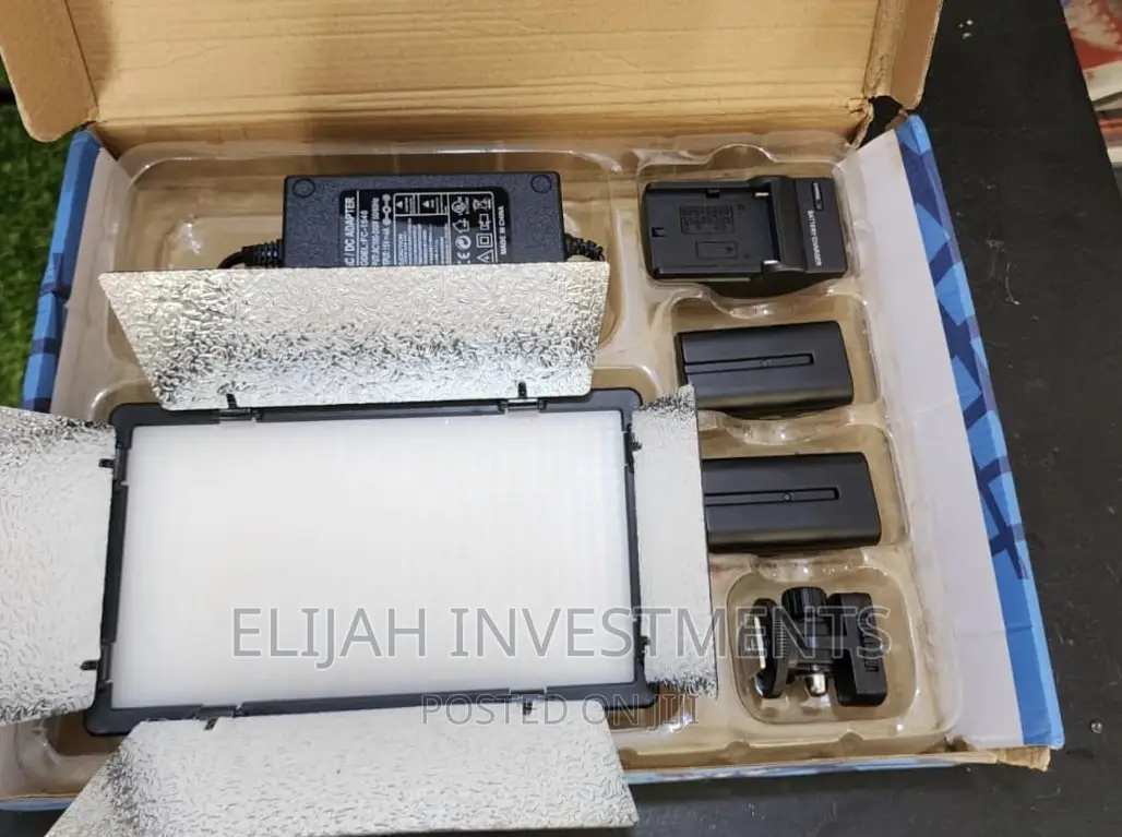 Professional Photo and Video Pro LED 600 Light Kit