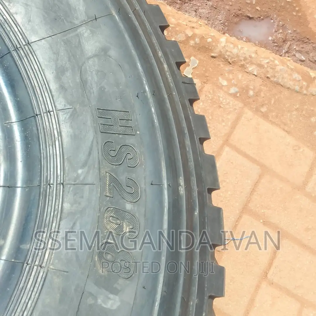 1100r20 Tyres