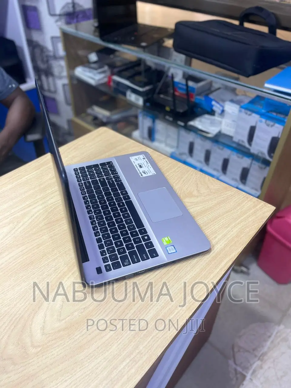 New Laptop Dell XPS 12 9250 8GB Intel Core I7 HDD 512GB
