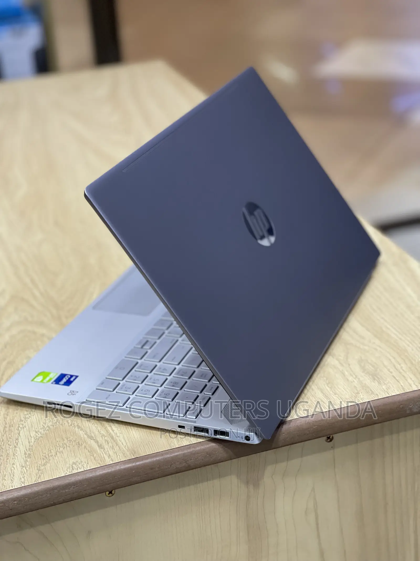 New Laptop HP Pavilion 15-Cs3063cl 8GB Intel Core I7 HDD+SSD 1T