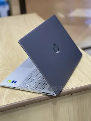 New Laptop HP Pavilion 15-Cs3063cl 8GB Intel Core I7 HDD+SSD 1T