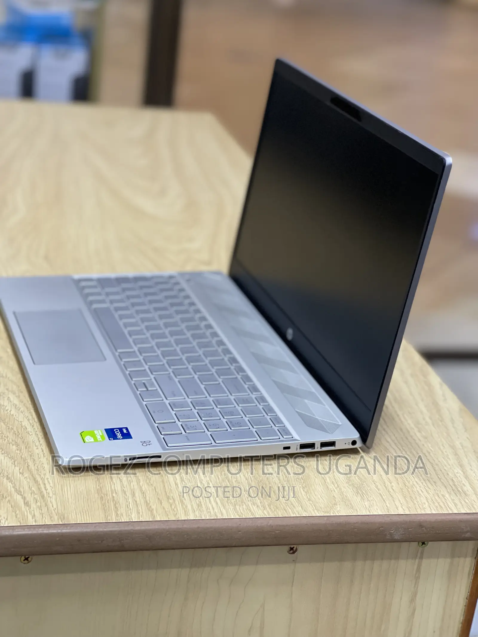 New Laptop HP Pavilion 15-Cs3063cl 8GB Intel Core I7 HDD+SSD 1T