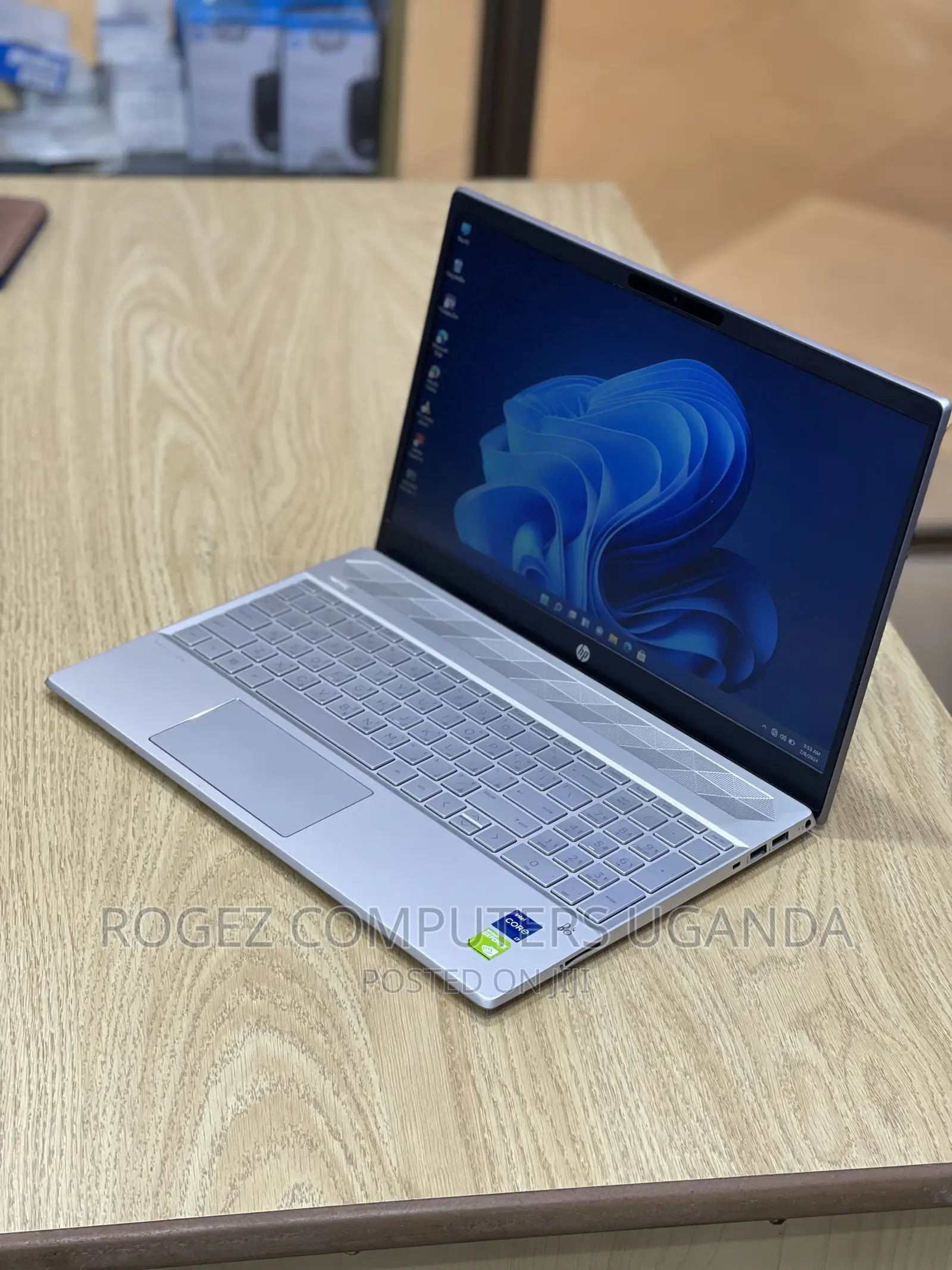 New Laptop HP Pavilion 15-Cs3063cl 8GB Intel Core I7 HDD+SSD 1T