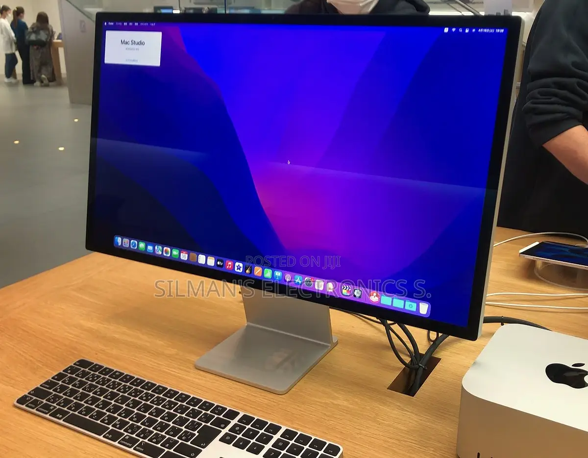 New Desktop Computer Apple Mac Studio M2 Max 32GB Apple M2 SSD 512GB