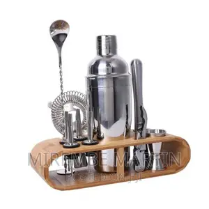 Shaker 750ML in Stainless Steel and Bamboo Support Set-