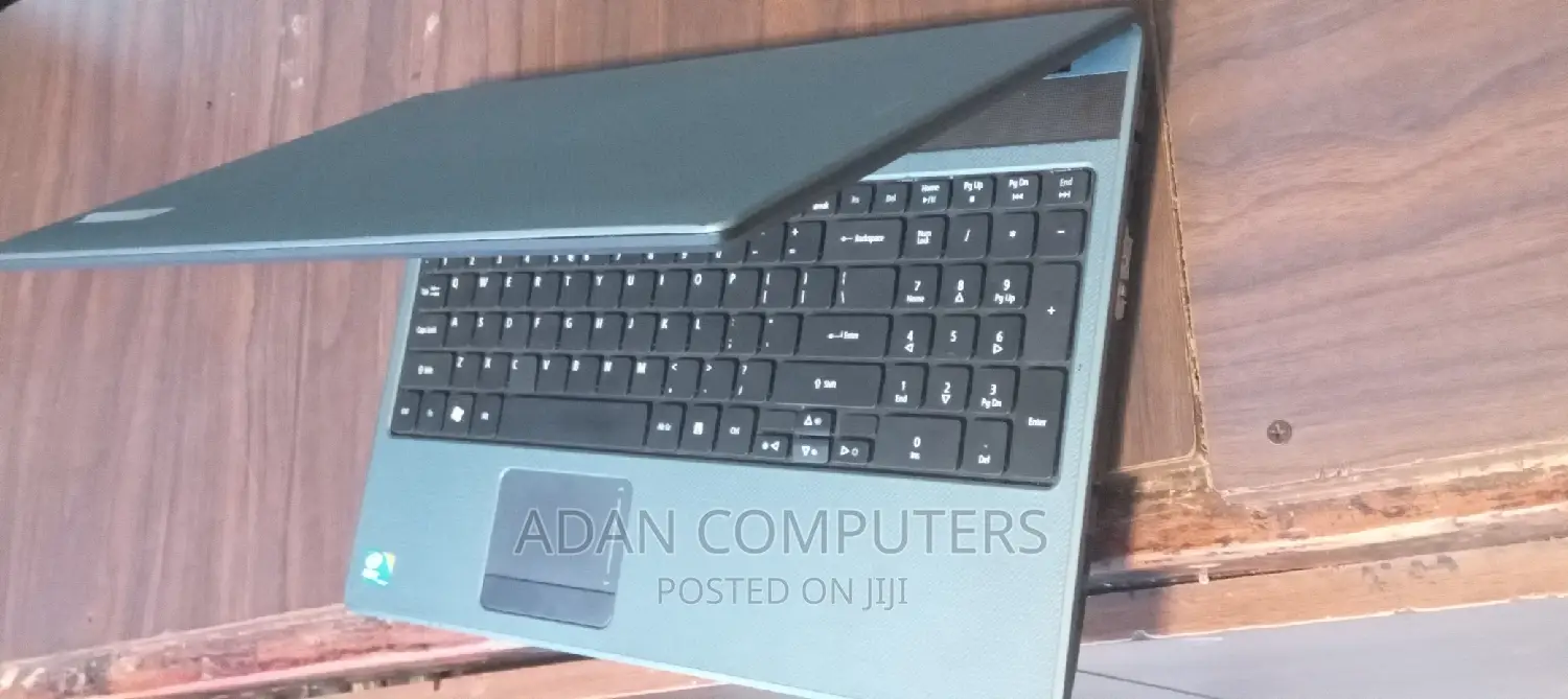Laptop Acer Aspire 5733 4GB Intel Core I3 HDD 500GB