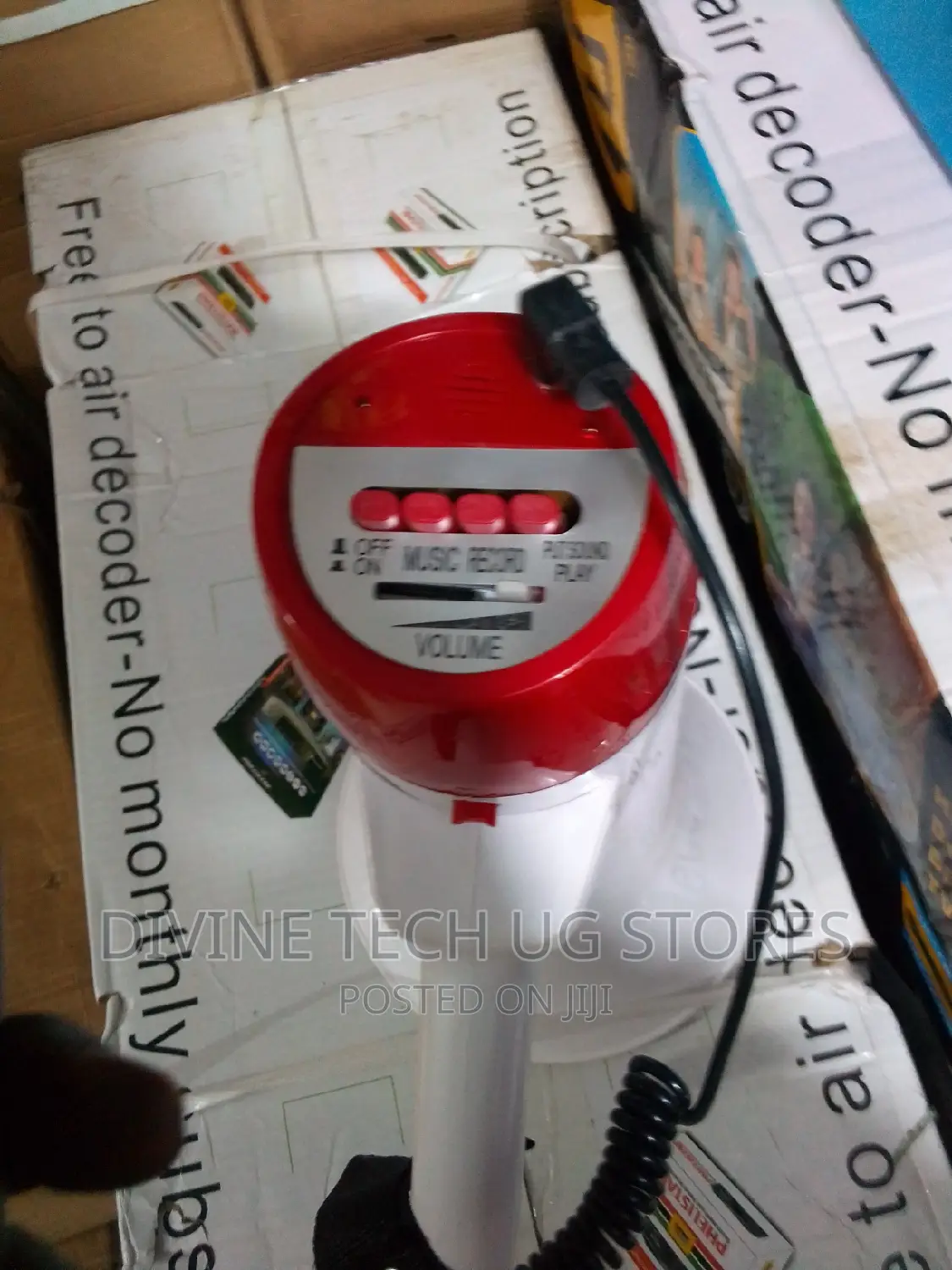 Megaphone 6 Batteries + Rechargeable Battery