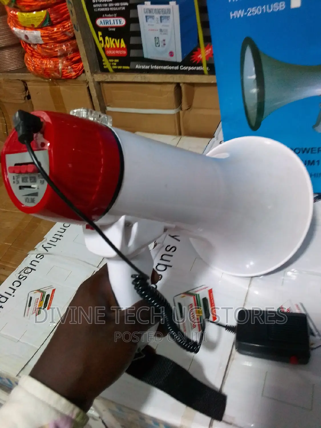 Megaphone 6 Batteries + Rechargeable Battery