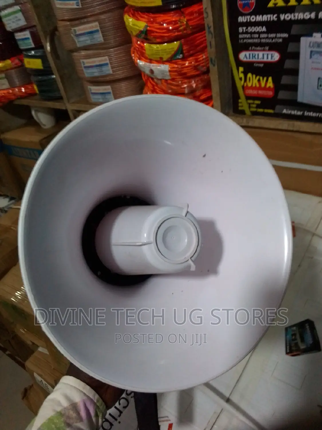 Megaphone 6 Batteries + Rechargeable Battery