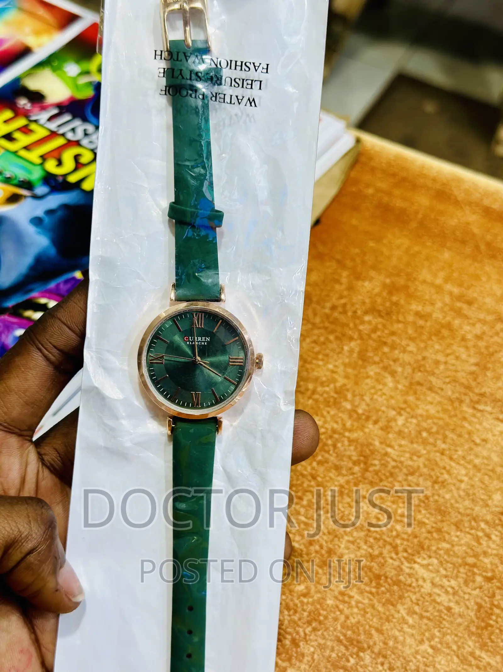 Curren Watches Women's Quartz Leather Wristwatches