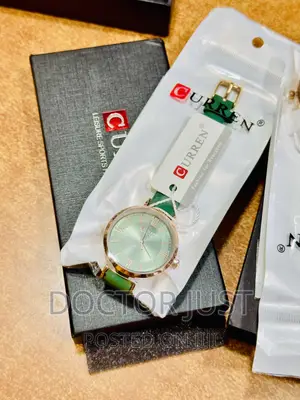 Curren Watches Women's Quartz Leather Wristwatches