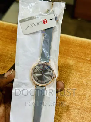 Curren Watches Women's Quartz Leather Wrsitwatches