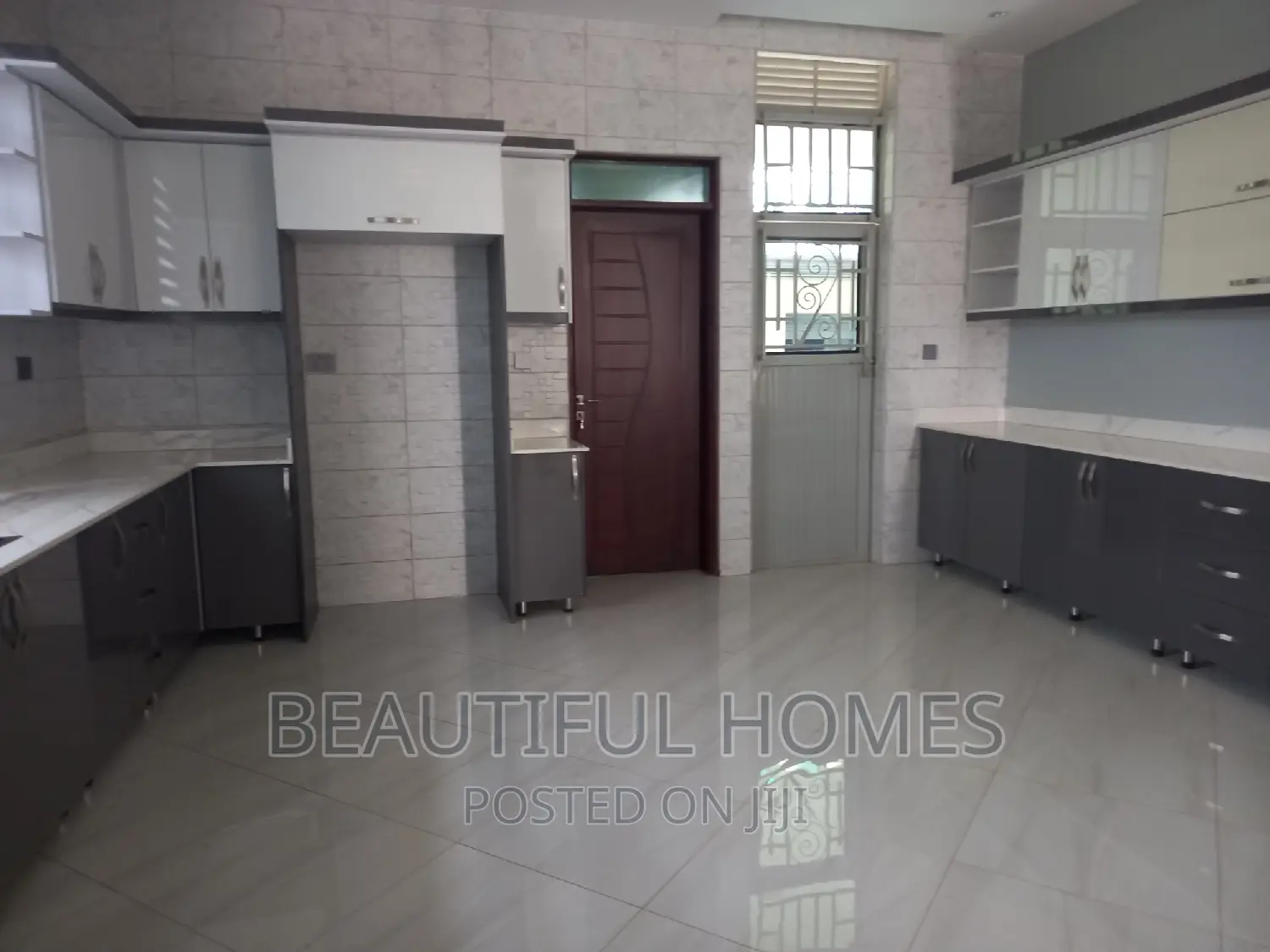 Furnished 7bdrm Duplex in Kira, Nakawa for sale
