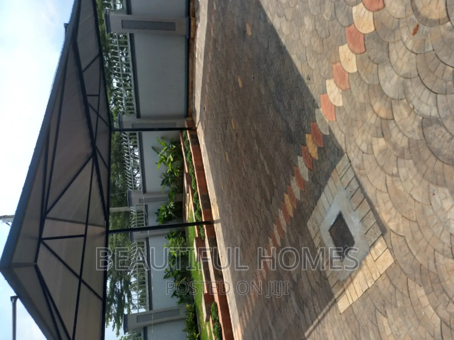 Furnished 6bdrm Duplex in Kira Town, Central Division for sale