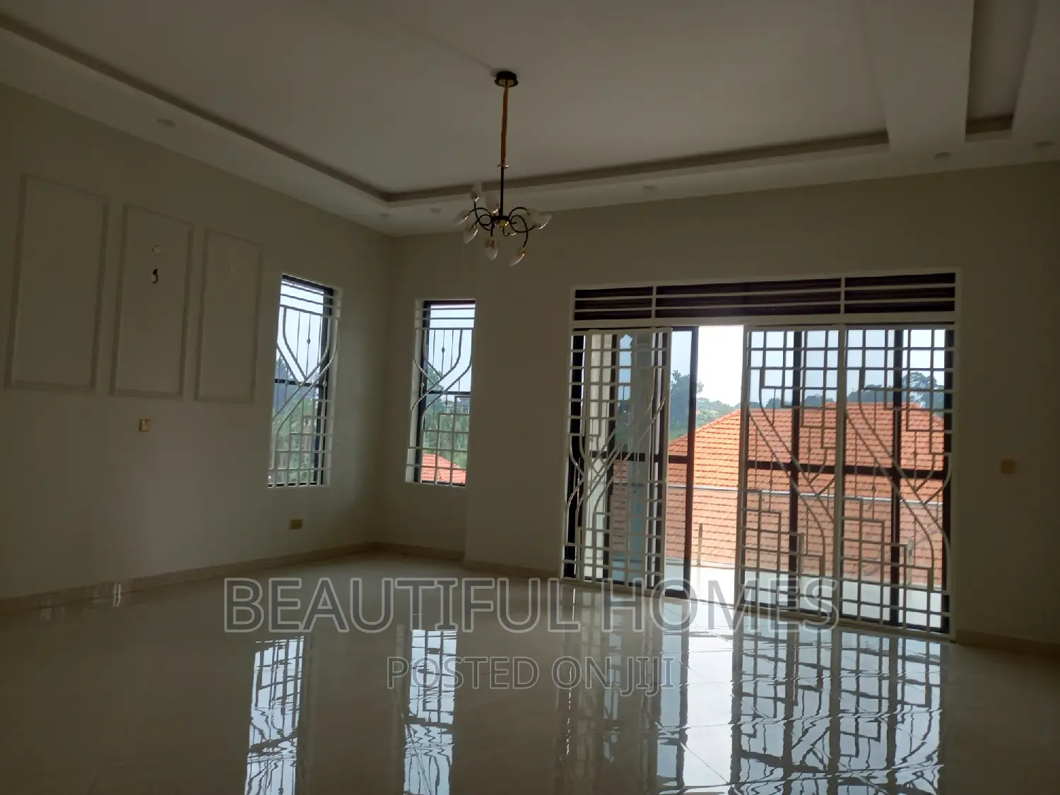 Furnished 5bdrm Bungalow in Kira for sale