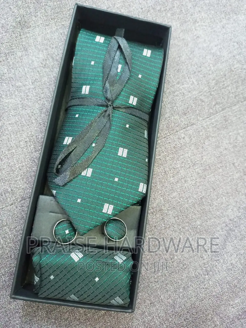 Men Tie Garmets