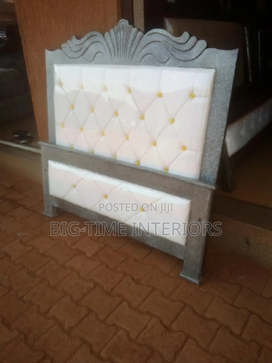 White 4by6 Leather Bed