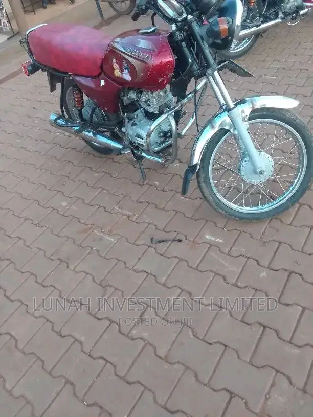 Bajaj Boxer BM100ES 2023 Purple